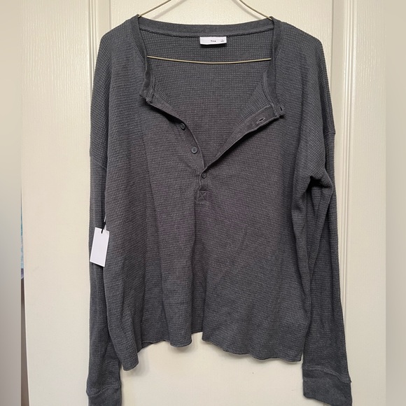 Aritzia Elissa Thermal Henley top - Picture 1 of 3
